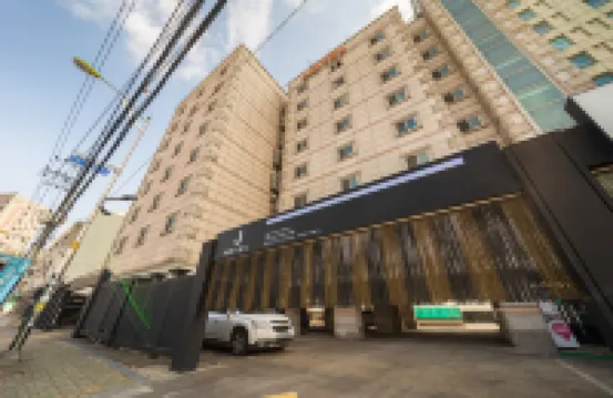 Suwon Station J Hotel スクジ公園周辺のホテル
