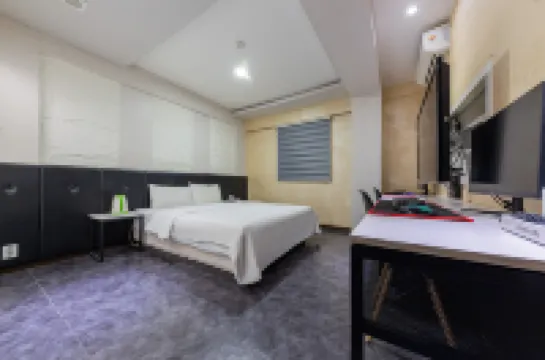 上鳳Zoom 中浪區酒店