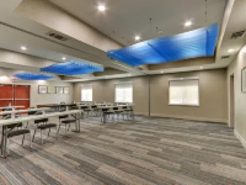 Holiday Inn Express & Suites Weatherford by IHG Hôtels à : Weatherford