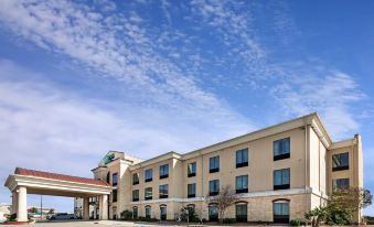 Holiday Inn Express & Suites Floresville