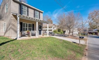 The Holly House in Downtown Demorest 2 Bedroom Home by Redawning