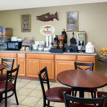 Super 8 by Wyndham Crescent City