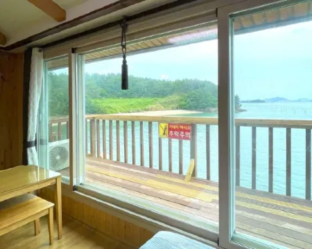 Muan Hae Beach Naru Pension 務安のホテル