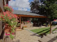 Xalet Refugi Pere Carné Hotel a Campelles