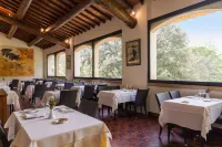 Villa Borghese, the Originals Relais Hotels in Greoux-les-Bains