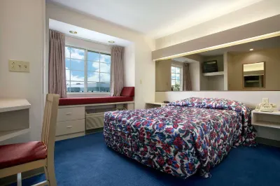 Microtel Inn by Wyndham Champaign Hotels near Illinois Terminal