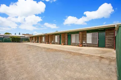Econo Lodge Portland Hotels near Cape Nelson Lighthouse