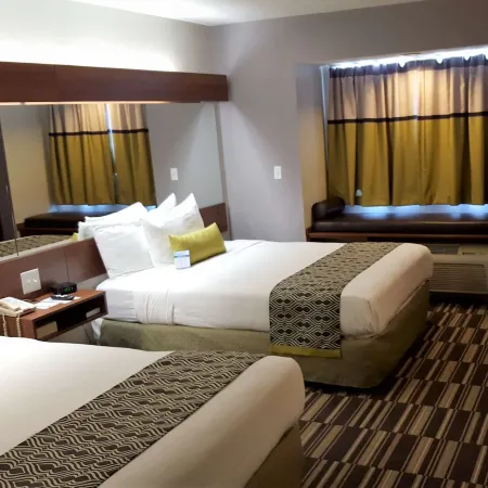 Microtel Inn & Suites by Wyndham Bellevue/Omaha