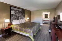 Super 8 by Wyndham Goldsboro - Motel