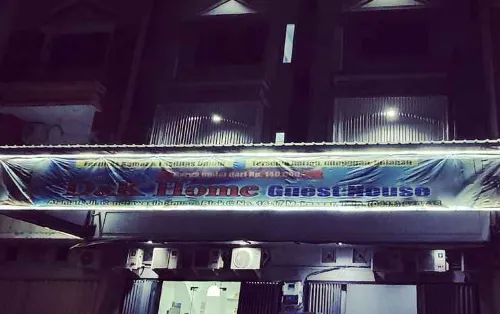 Dnk Home Cendrawasih Hotels in Tamalate