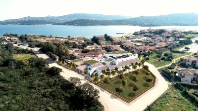 Grand Hotel Cannigione Hotels near Gregoland
