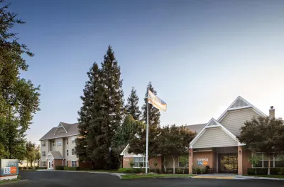 Sonesta ES Suites Fresno Các khách sạn gần Fresno State IEEE