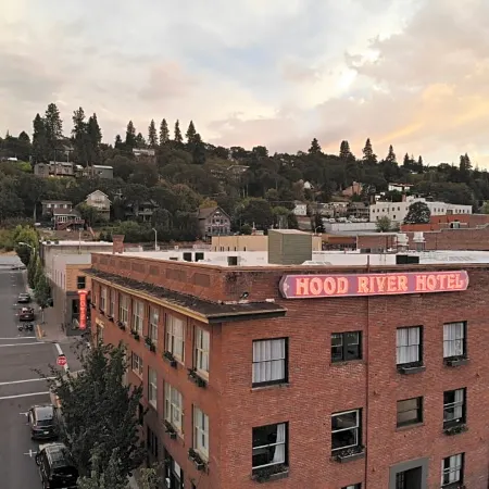 Hood River Hotel