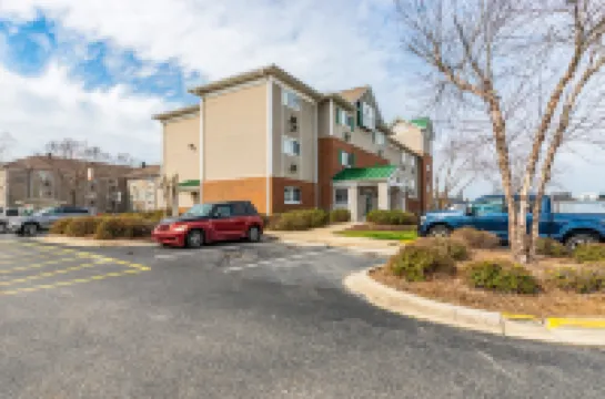 โฮมทาวน์ สตูดิโอส์แอนด์สวีทส์ บาย เรดรูฟ ชาร์ล็อต - คองคอร์ด