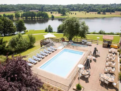 Novotel Limoges le Lac Отели рядом с достопримечательностью «Musée National Adrien Dubouché»