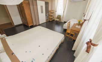 Lovasoa Cccc - Hostel
