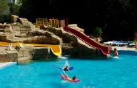 Apollo Spa Resort - All-Inclusive , Indoor & Outdoor Pools & Individual AC in Every Room - de playa