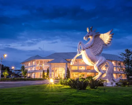 White House โรงแรมในตาก