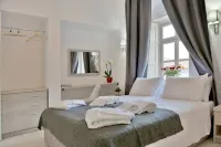 Douskos Port House Hotels near Hydra