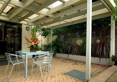 Wollongong Serviced Apartments Hotel dekat Fresh on Crown Caffe