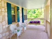 The Crossroads Inn Hotels in Blanco County