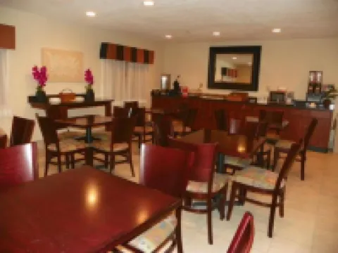 Royalton Inn & Suites Upper Sandusky Hotels in Upper Sandusky