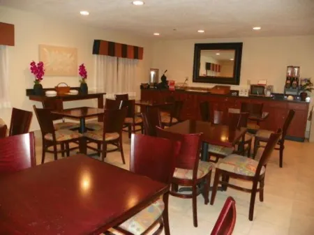 Royalton Inn & Suites Upper Sandusky