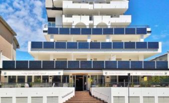 Hotel Residence Sanremo - Housity