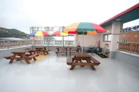 Samcheok Solbada Pension (Right in Front of Yonghwa Beach)
