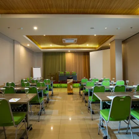 Ascent Hotel & Cafe Malang