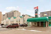 Travelodge by Wyndham Winnipeg East Các khách sạn gần University of Manitoba
