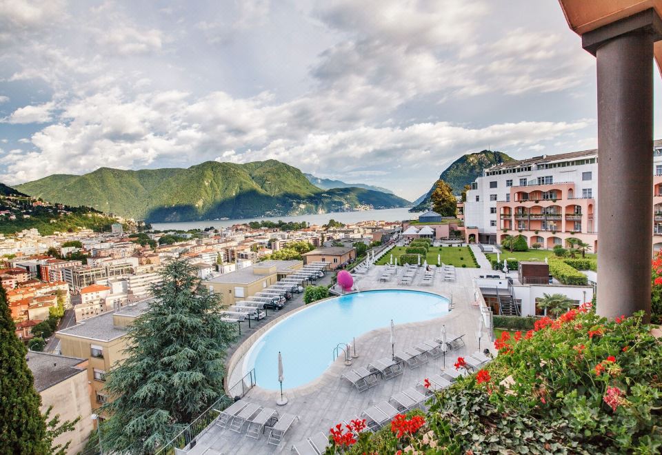 Villa Sassa Hotel의 실내 수영장 이미지