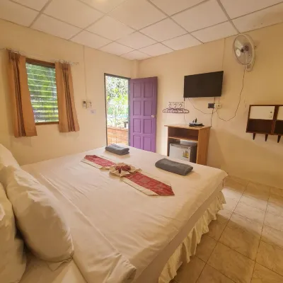 Phangan Cabana Resort Hotels near Srithanu Beach