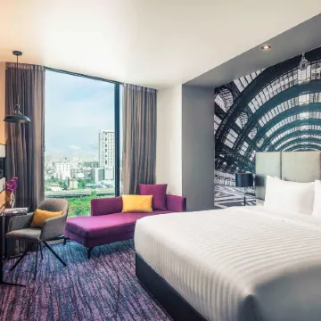 Mercure Bangkok Makkasan Отели рядом с достопримечательностью «Ратчада Сой 6»