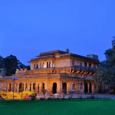 Hotel Sukhdham Kothi コタ駅周辺のホテル