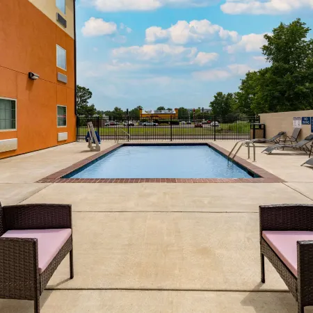 Days Inn & Suites by Wyndham Horn Lake/Memphis Graceland