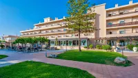 Giannoulis – Santa Marina Beach Hotel
