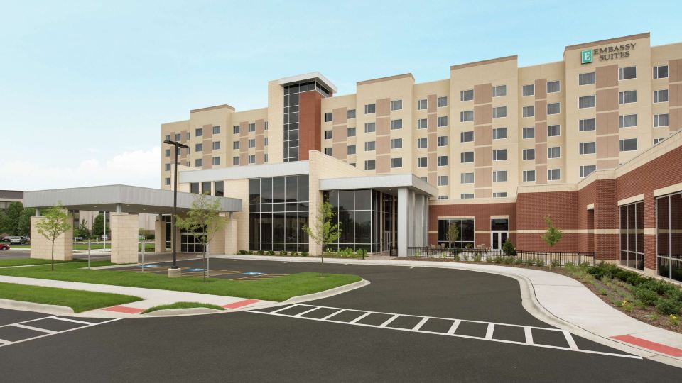 Embassy Suites by Hilton Chicago Naperville