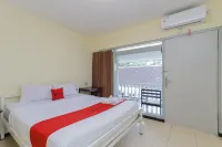 RedDoorz at CBR Residence Blimbing