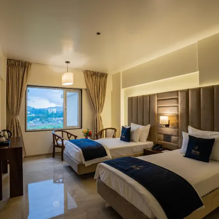 Mastiff Grand the Sia Palace Suites & Banquets, Khopoli (Nr. Imagica)