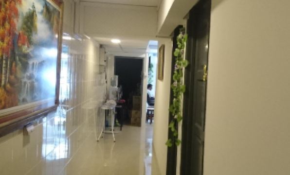 Axis Hotel - Housity