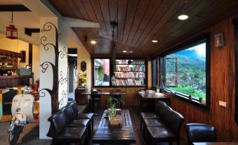 Jiufen Sunny Room