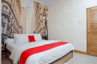 RedDoorz Syariah Near Universitas Negeri Gorontalo 2 Hotels in Dungingi