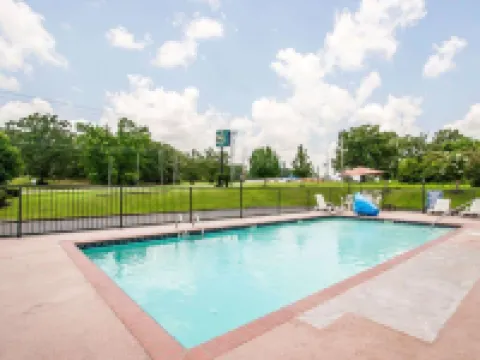 Quality Inn Savannah South Hotels in Hardin County