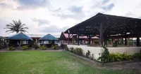 Juness Beach Resort Hotels near Tarak Ridge Campsite