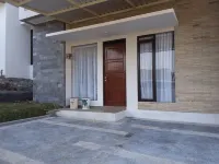 Alana Gardenia Homestay Syariah Hotels in Samarang