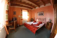 Mahleruv Penzion Na Hradbach Hotels in Trest