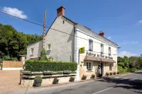 L'Auberge du Port des Roches Hotels in Le Lude
