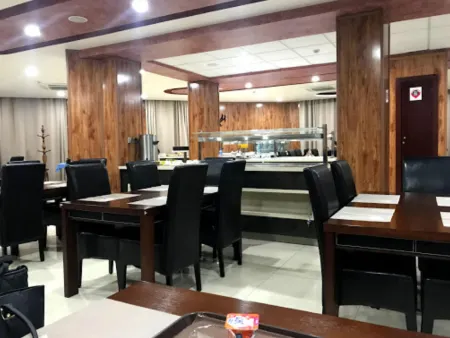 Hotel El Khayem Отели рядом с Аэропорт Айн-Эль-Бей