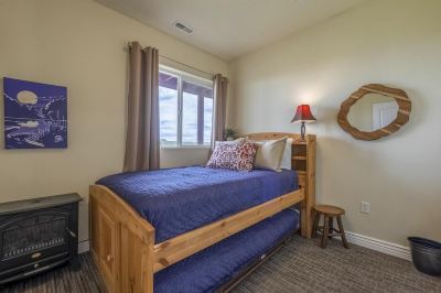 Holiday Home Yard is Kids Paradise! Beach Access! Tons of Space! Photo